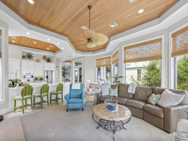 Bay to Gulf  Luxury Five Bedroom Vacation Home with Pool